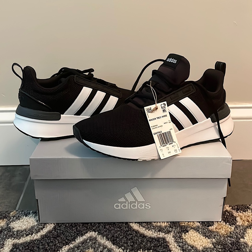 Unused Brand New Black Adidas Men’s Racer *WIDE* Sneakers